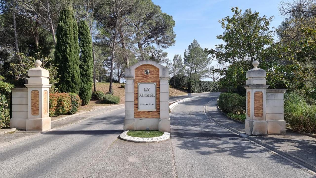 Chez K&D Studio Nature Avec Piscine St Raphael Saint-Raphaël Εξωτερικό φωτογραφία